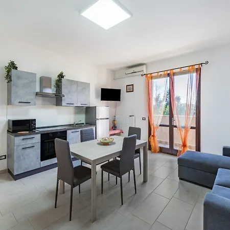 Al Porto Balcony Close To The Apartment San Felice del Benaco
